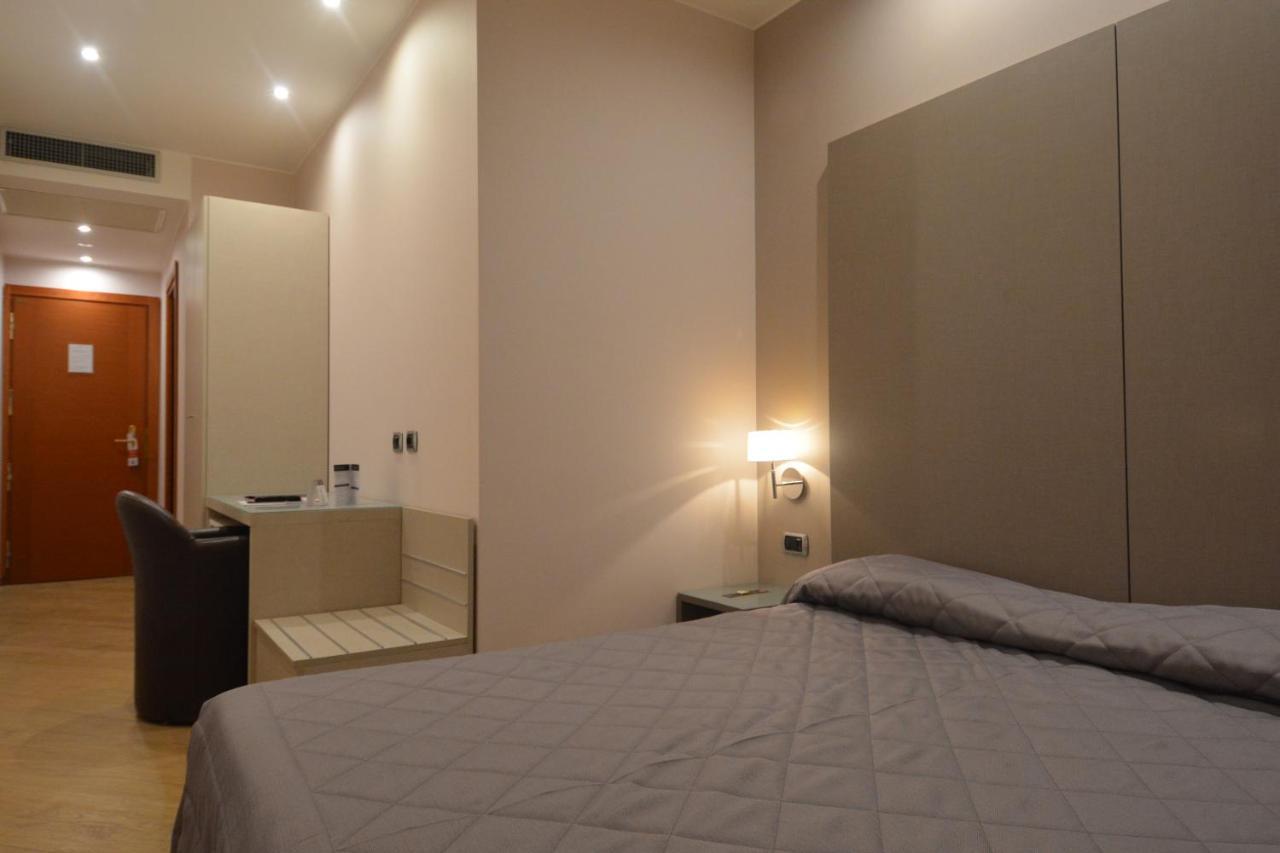 Basic Double or Twin Room,1005030415:JPEG